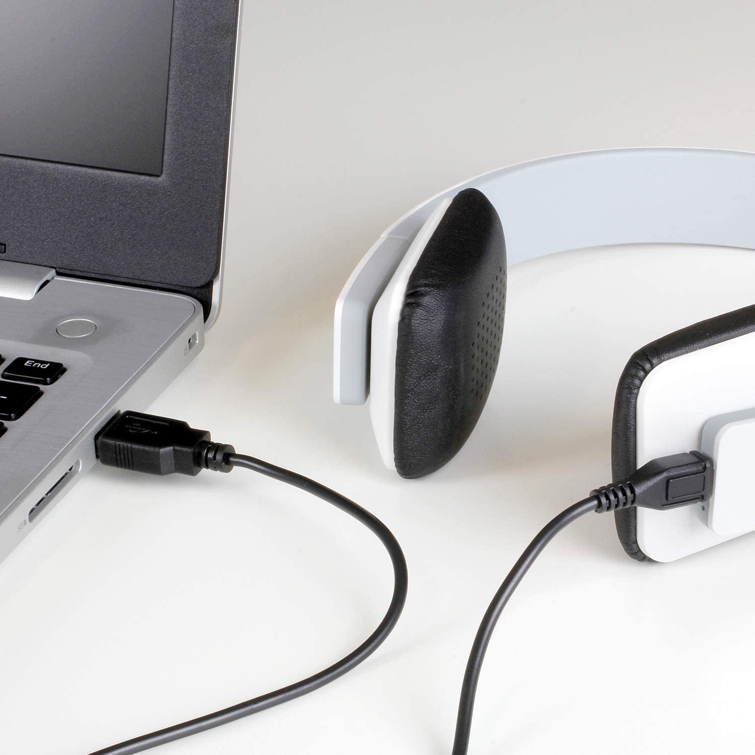 Bluetooth Wireless Headphones with Built - In Battery, Stream Audio from Iphone, Ipad, Smartphone, Tablet, PC, MAC, Laptop, White (ABH04F), Medium - TrendyTechWorldTrendyTechWorld313108061065TrendyTechWorldBluetooth Wireless Headphones with Built - In Battery, Stream Audio from Iphone, Ipad, Smartphone, Tablet, PC, MAC, Laptop, White (ABH04F), Medium